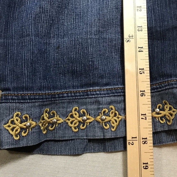 Up Uppers Size 36 Women’s Mid Rise Shorts - Picture 6 of 8